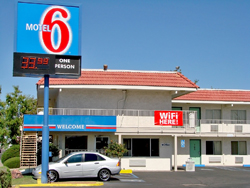 10MOTEL 6