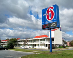 17MOTEL 6