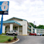 7MOTEL 6