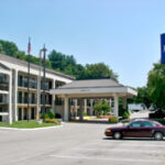 BAYMONT INN & SUITES