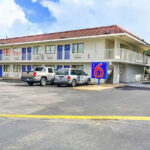 37MOTEL 6