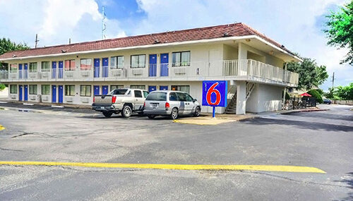 37MOTEL 6